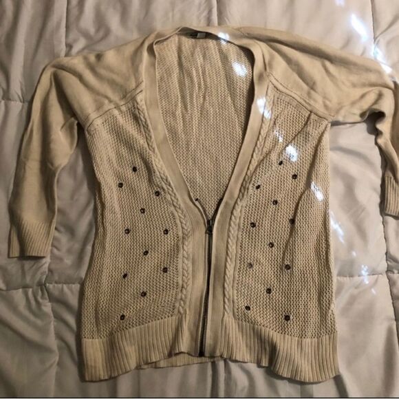 American Eagle Women’s Cream Half Zip V-Neck Grommet Cardigan - Picture 3 of 5